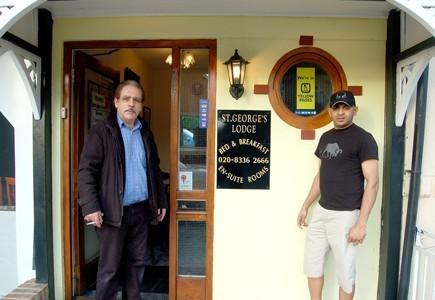 كنغستون أبون تامْسْ St. George'S Lodge المظهر الخارجي الصورة